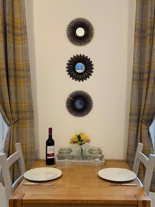 Newly Refurbished Town Centre Apartment オーバン エクステリア 写真