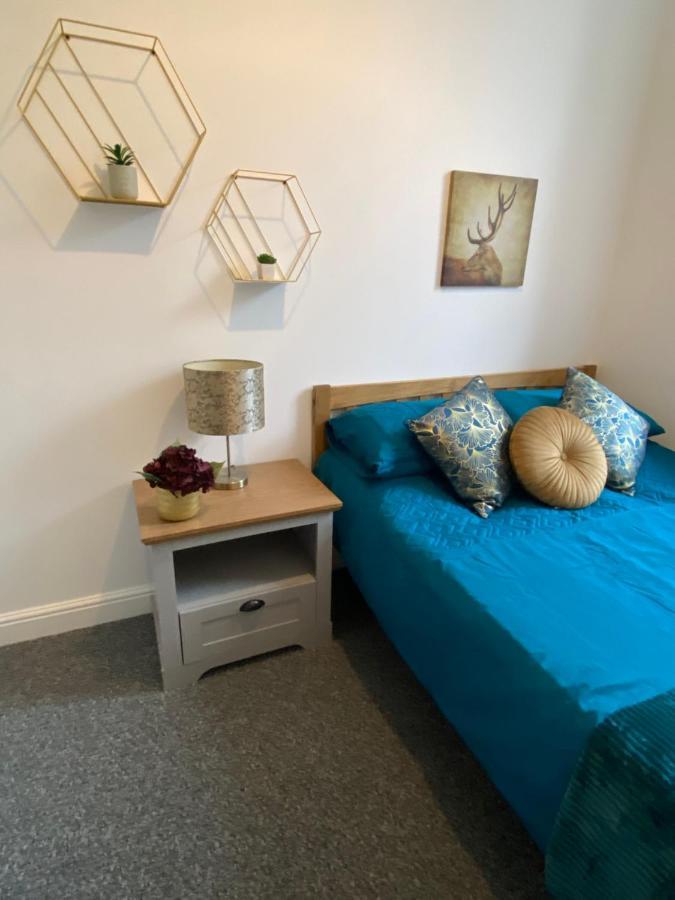 Newly Refurbished Town Centre Apartment オーバン エクステリア 写真