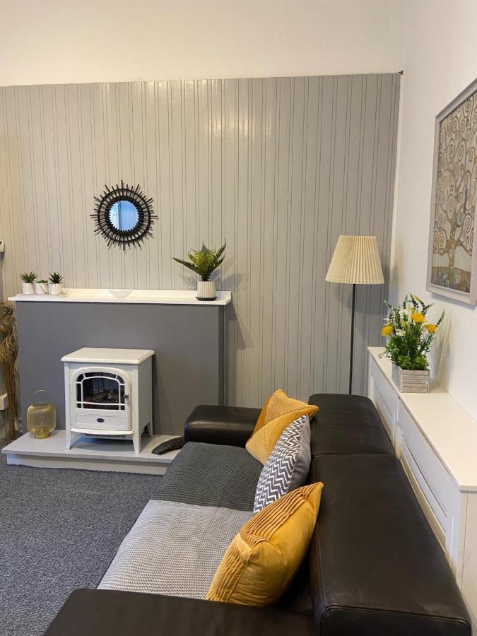 Newly Refurbished Town Centre Apartment オーバン エクステリア 写真